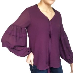 Jane & Delancey Raw V-Neck Bishop Sleeve Top sizeS